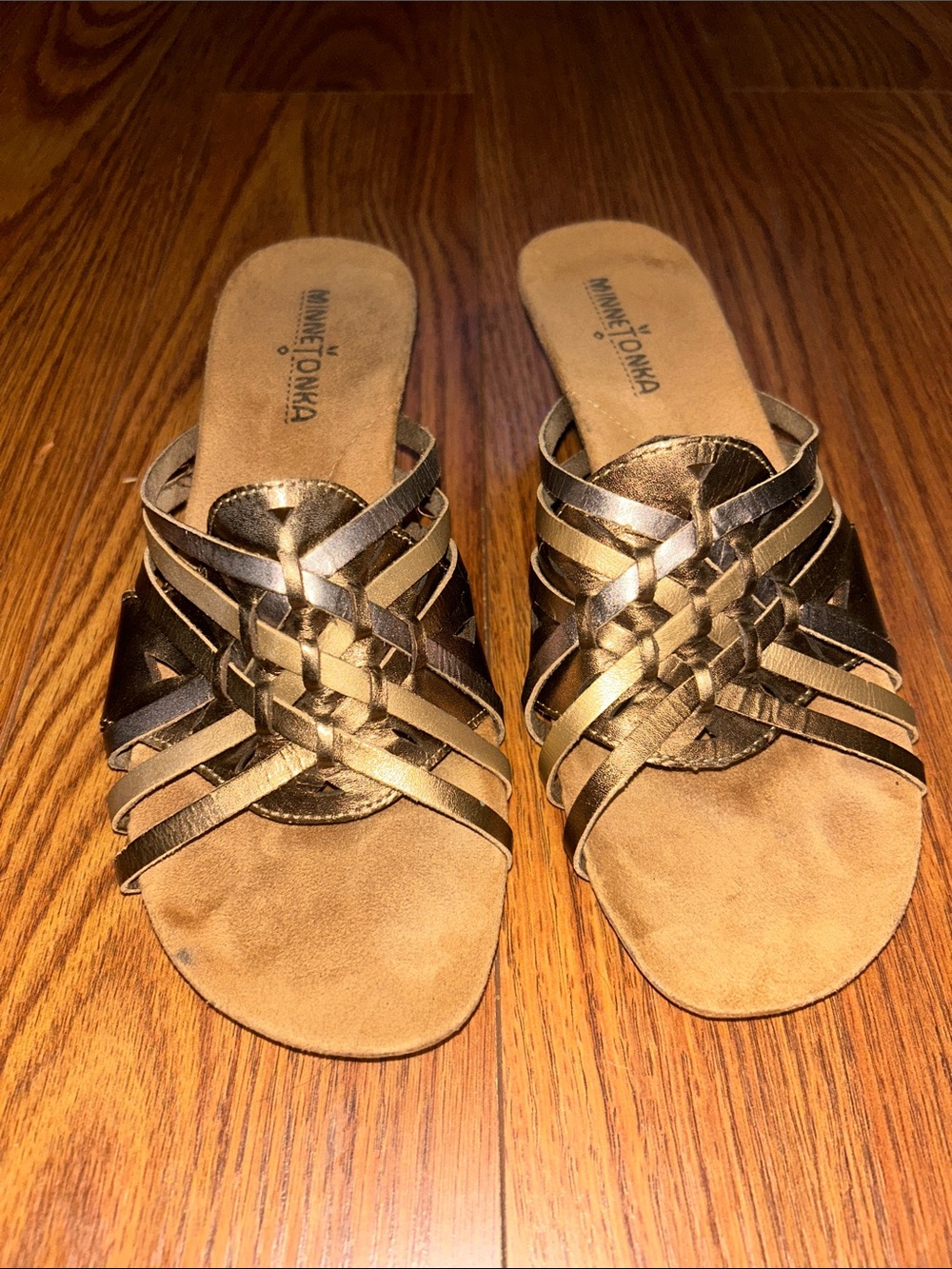 Minnetonka Strappy Braided Metallic Leather Wedge Slide Mules Size 7 Flawless
